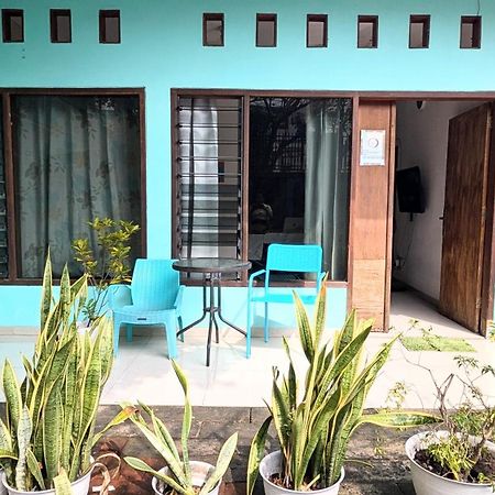 Homey Guesthouse Kertajaya Surabaya Esterno foto