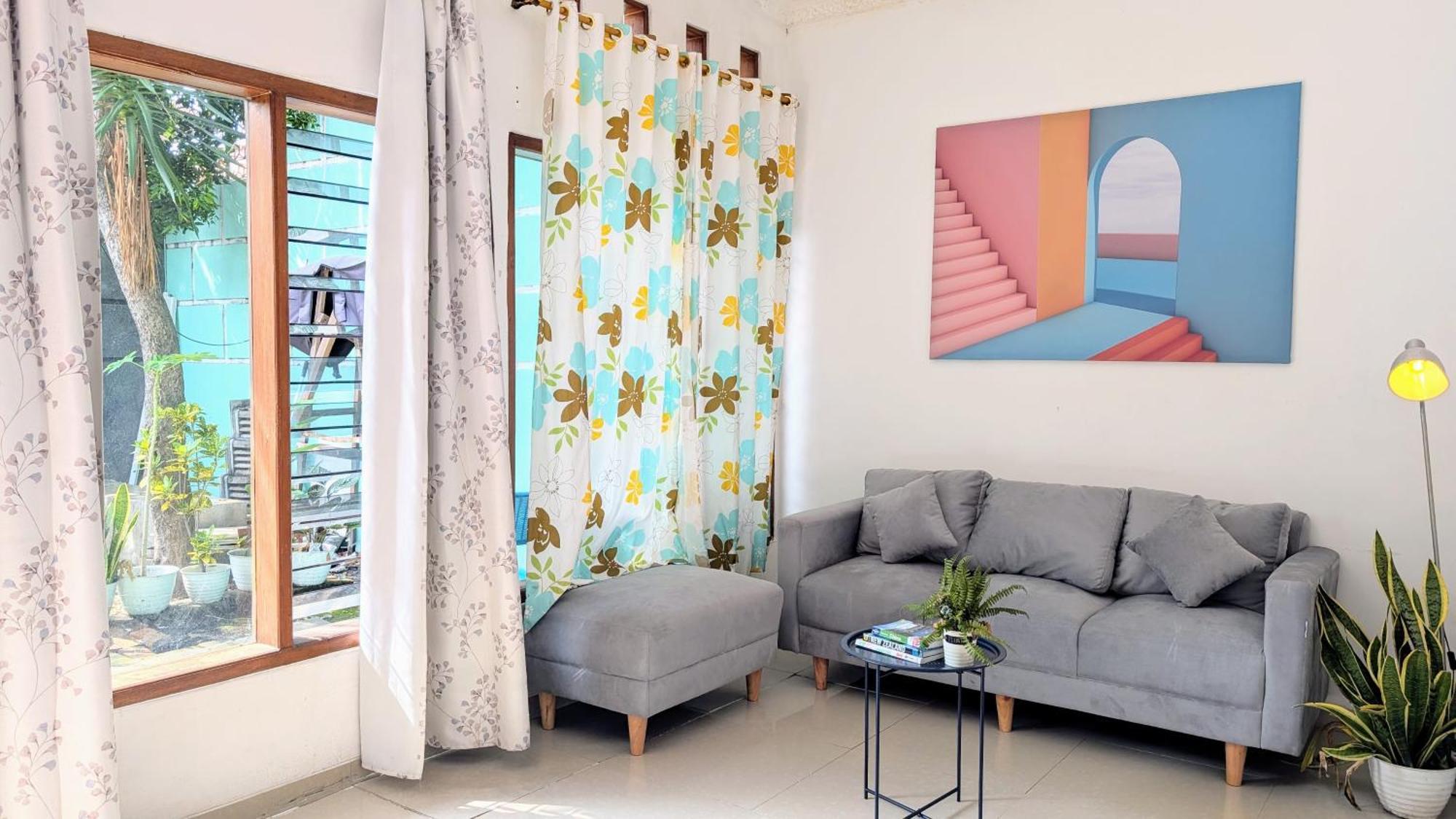 Homey Guesthouse Kertajaya Surabaya Esterno foto